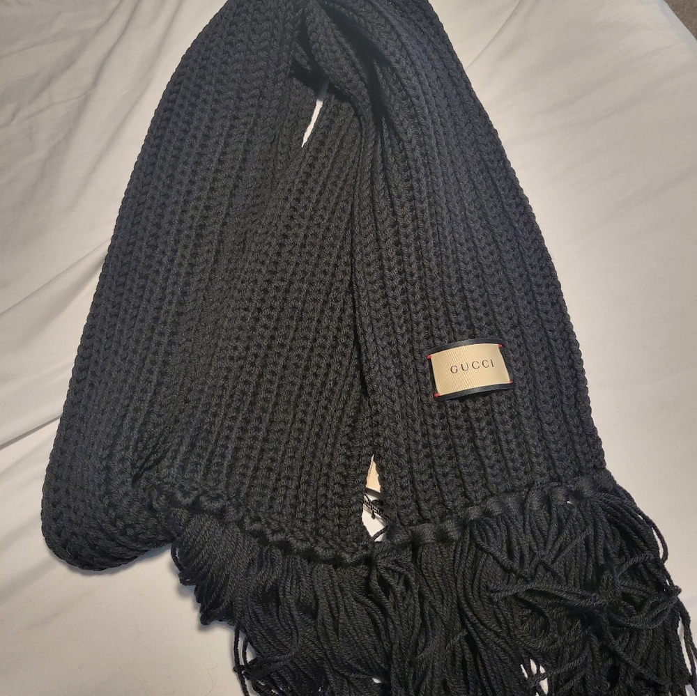 Sold ‼️Gucci black scarf